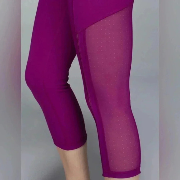 Lululemon Hot To Street Crop  Size 6 Regal Plum - Picture 5 of 14